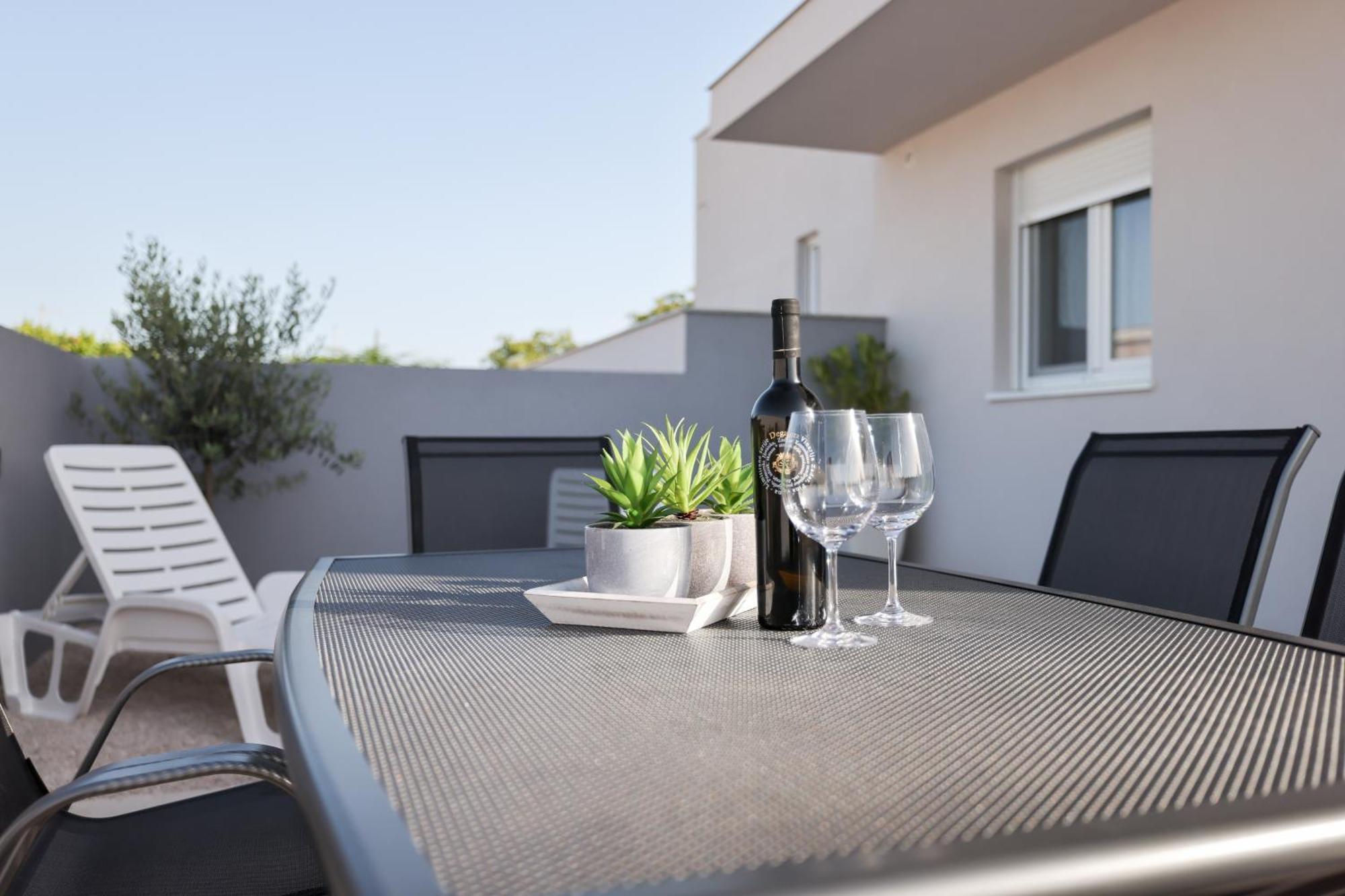 Duo Soles - Apartments With Private Parking Near Zadar Murvica  Екстер'єр фото