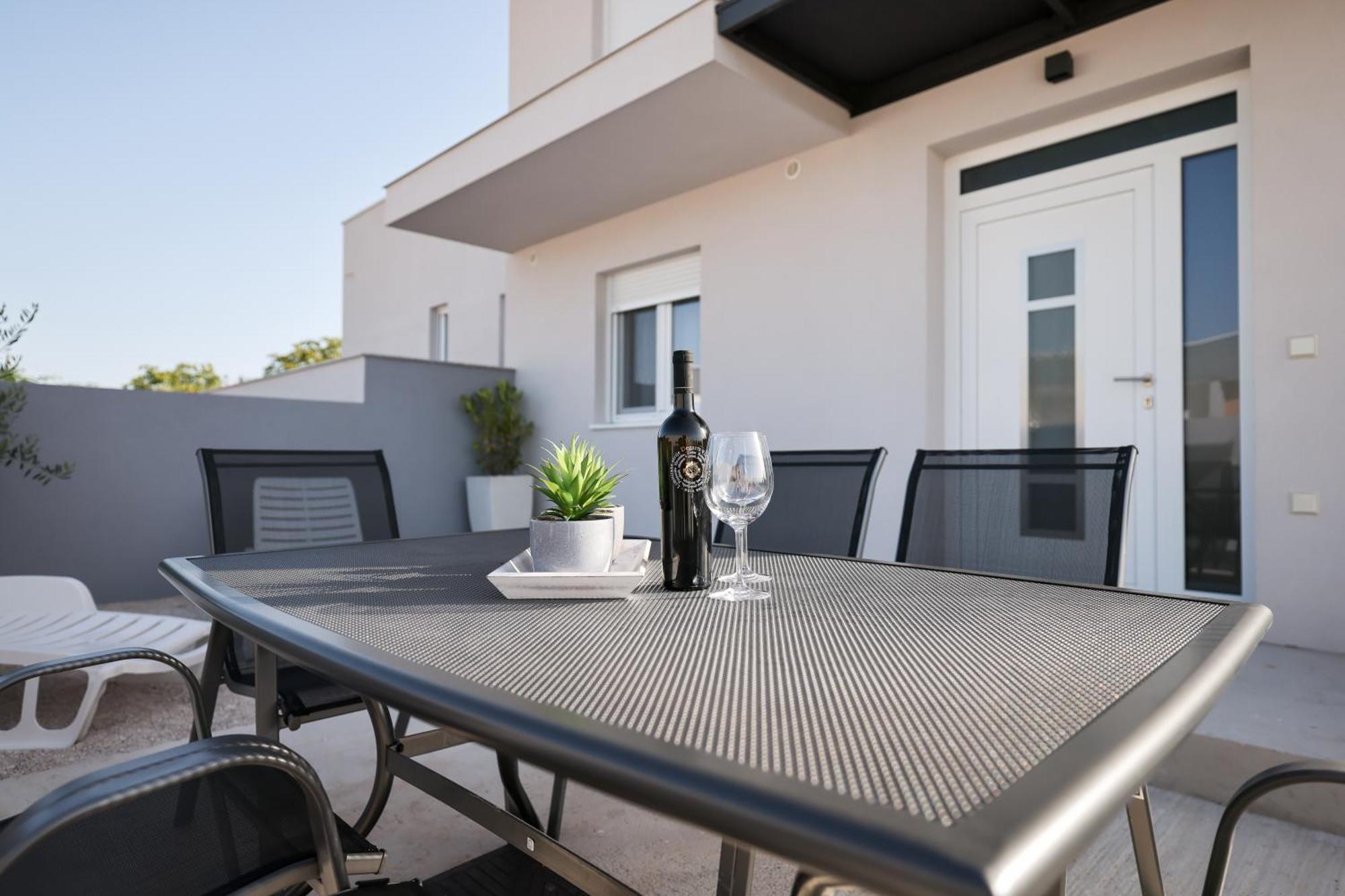 Duo Soles - Apartments With Private Parking Near Zadar Murvica  Екстер'єр фото