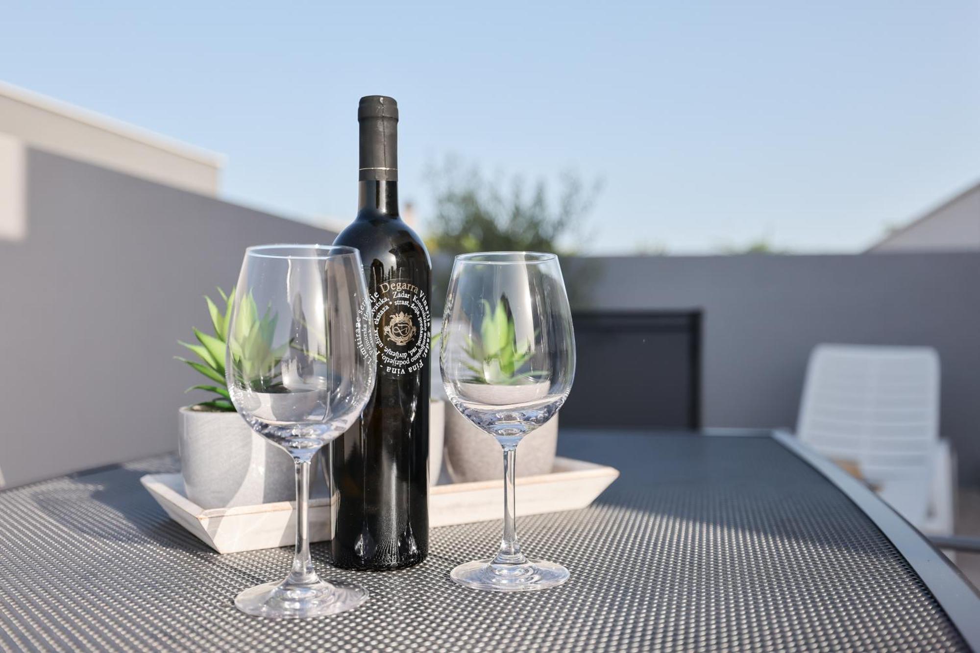 Duo Soles - Apartments With Private Parking Near Zadar Murvica  Екстер'єр фото