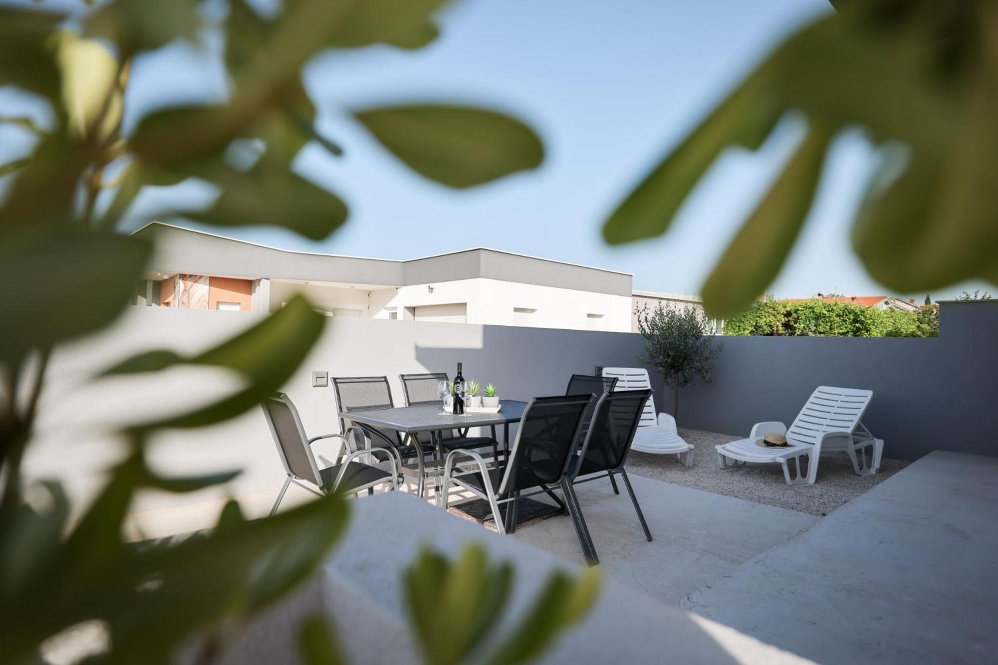 Duo Soles - Apartments With Private Parking Near Zadar Murvica  Екстер'єр фото